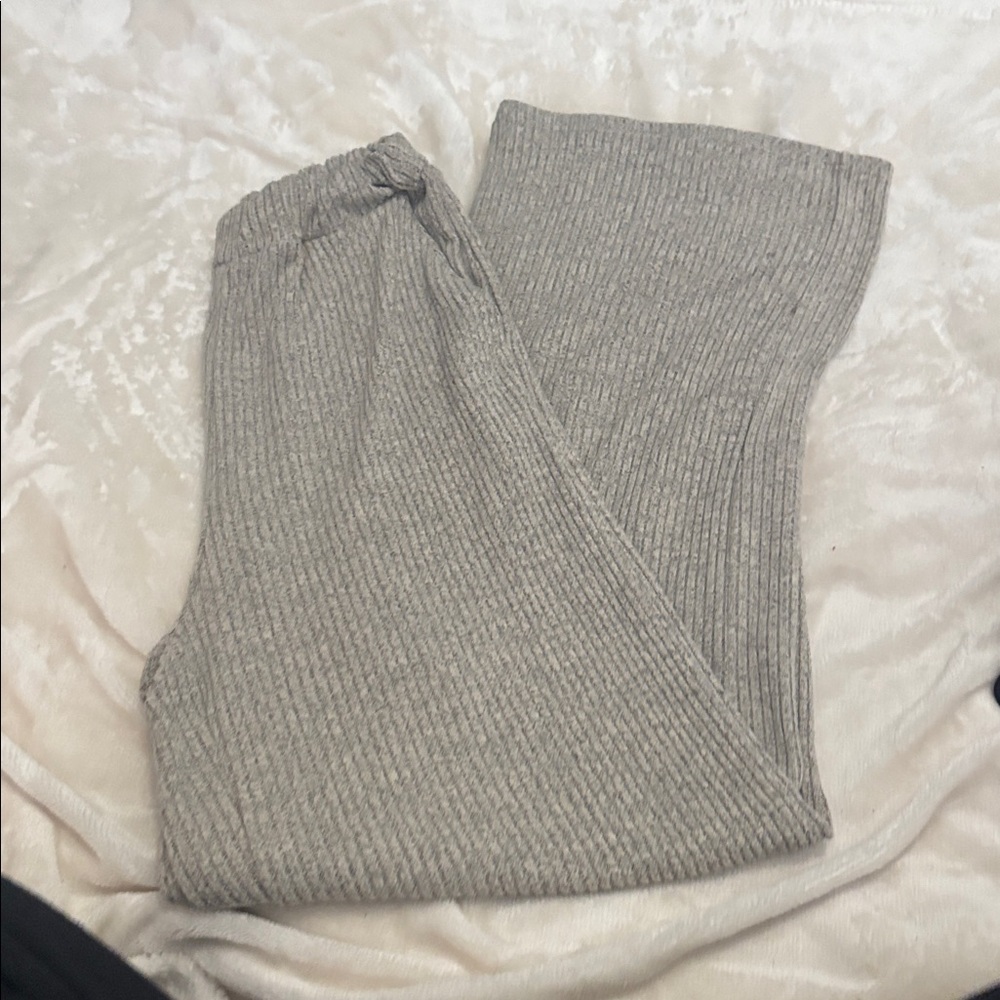 Cozy Ribbed Wide-Leg Pants in Light Gray